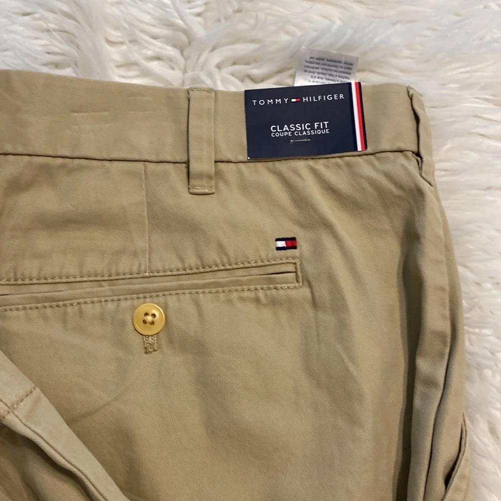 Tommy Hilfiger Man Shorts size 40 Classic Fit inseam 10” color tan